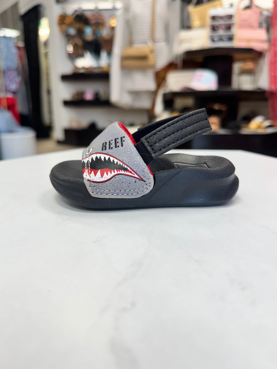 Reef: Kids Little One Slide Sandals Flying Sharks