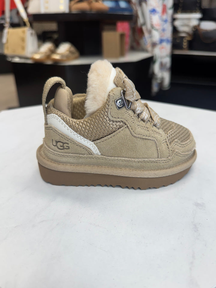 UGG: Children's Lowmel in Sand