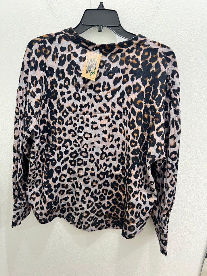 Ivy Jane: Leopard V-neck Linen Top in Grey