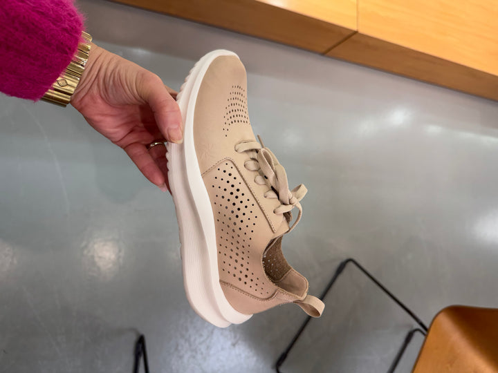 Clarks: Solevana Sand
