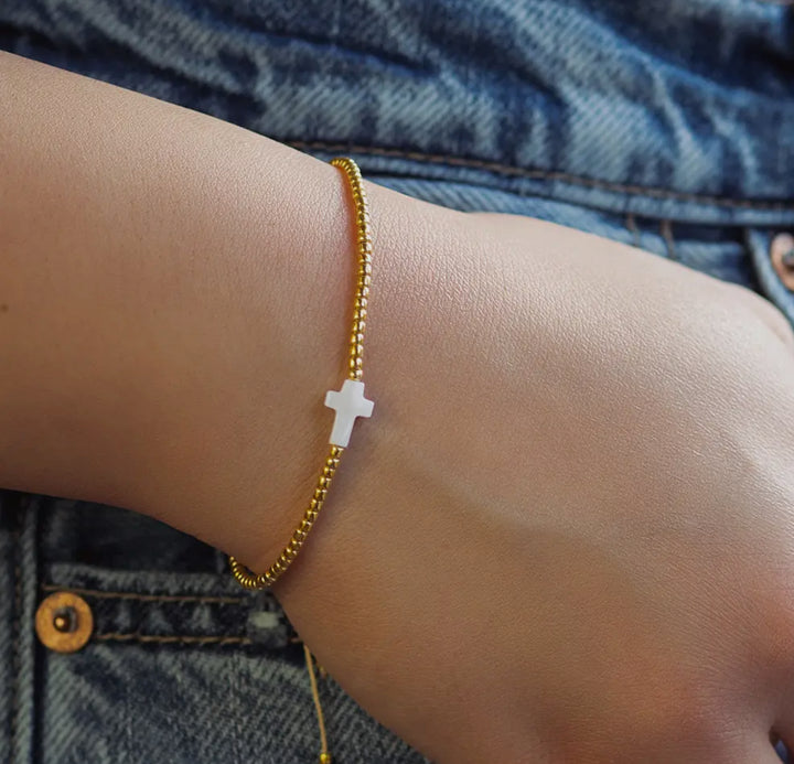 Lenny & Eva: Walk in Faith Gold Bracelet With a White Cross