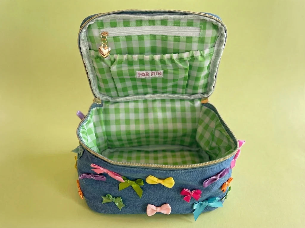 Taylor Elliott Designs: Bella Denim + Bows Train Case