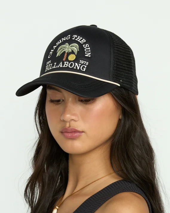 Billabong: Across Waves Trucker Hat in Off Black