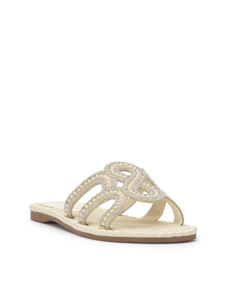 Jessica Simpson: Bria Flat Sandals in Soft Ivory