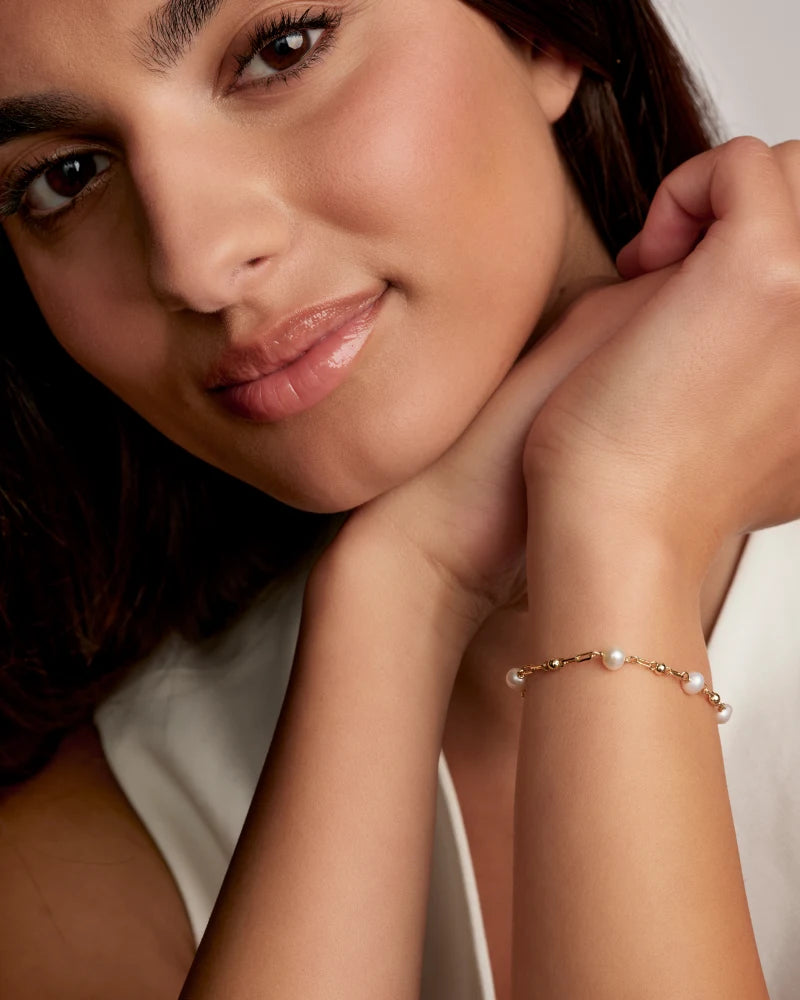 Kendra Scott: Ashton Chain Bracelet in Freshwater Cultured Pearl in Gold