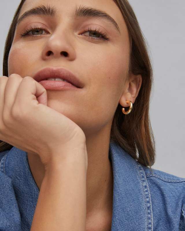 Kendra Scott: Colette Huggie Earrings