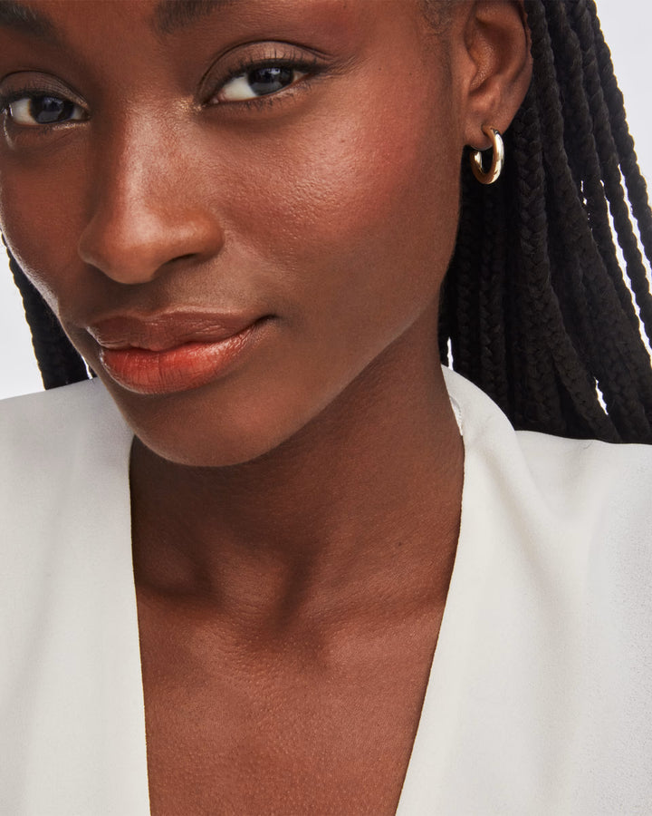 Kendra Scott: Colette Huggie Earrings in Gold