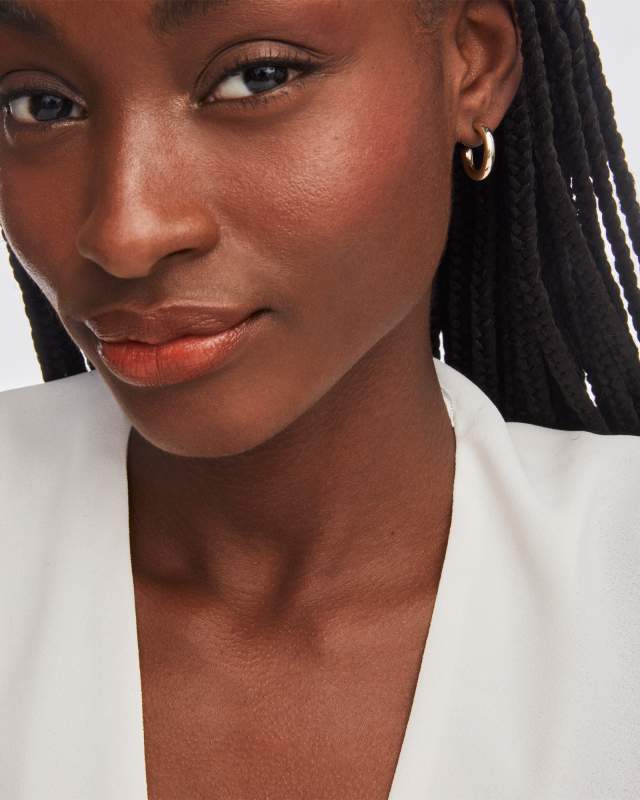 Kendra Scott: Colette Huggie Earrings