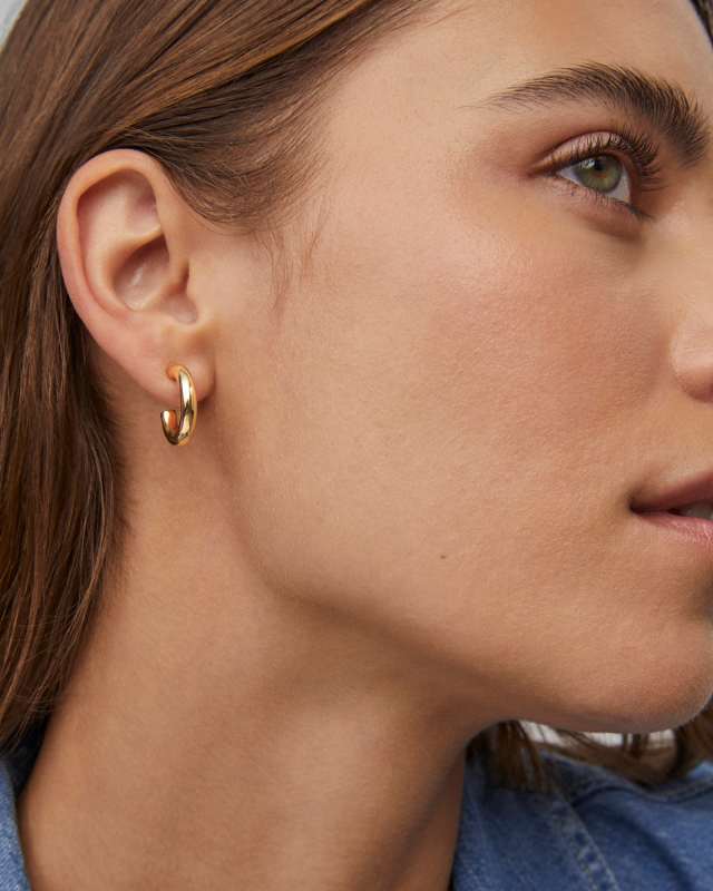 Kendra Scott: Colette Huggie Earrings