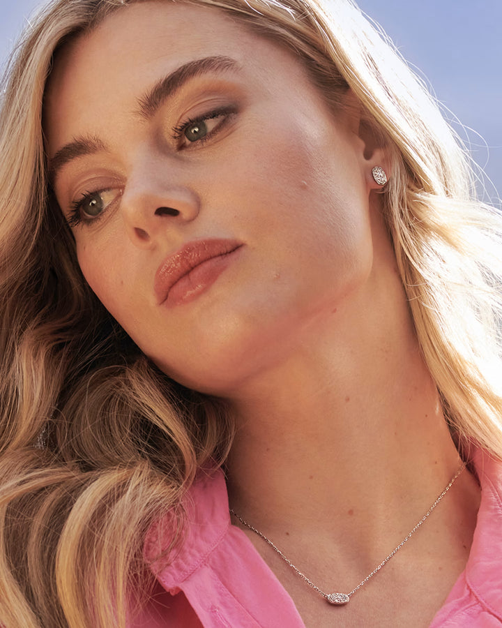 Kendra Scott: Grayson Crystal Pendant Necklace in silver - The Vogue Boutique