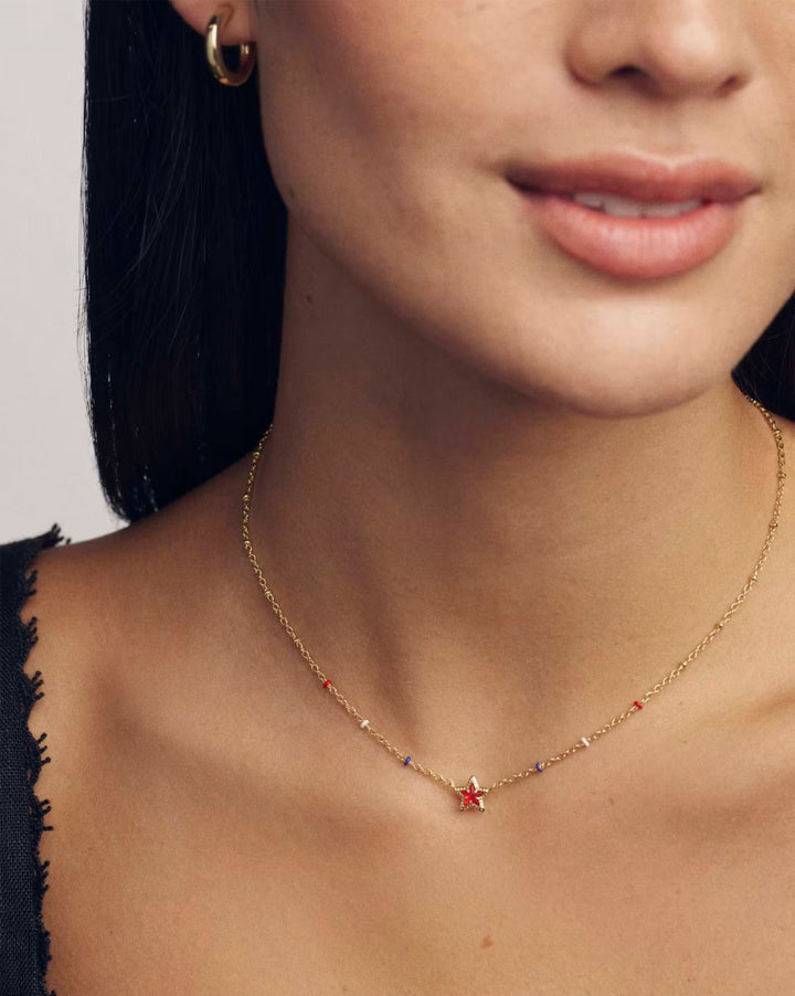 Kendra Scott: Mini Cassidy Short Pendant Necklace in Gold Red Illusion