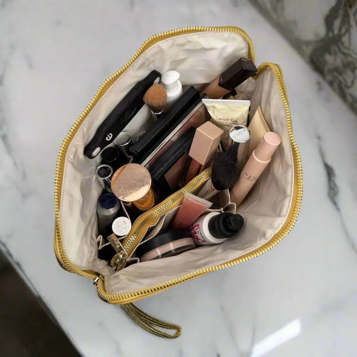 PurseN: Wristlet Makeup Case in Gold