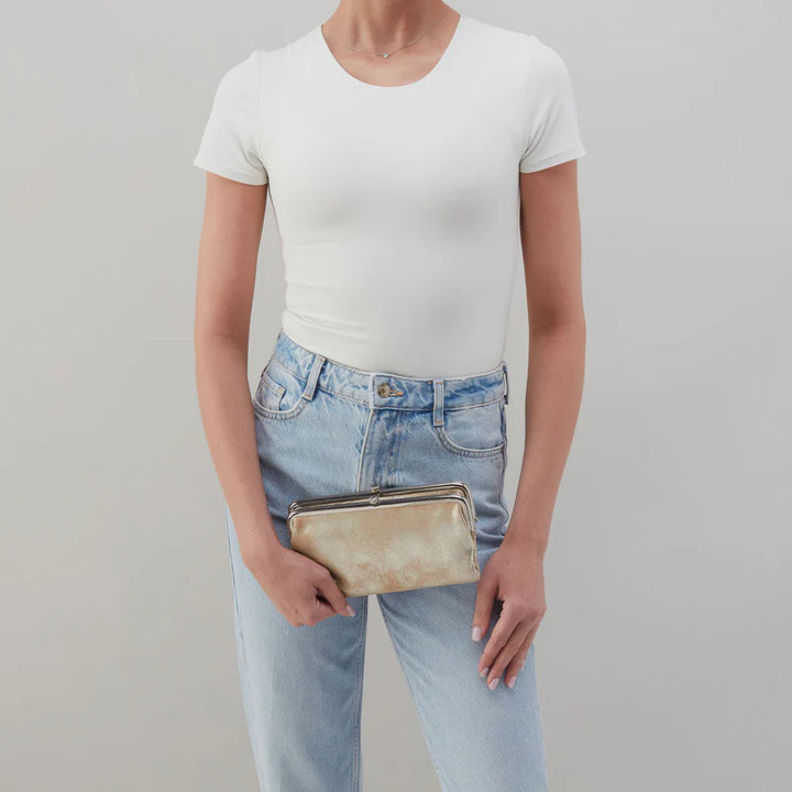 HOBO: Lauren Clutch-Wallet in Saddle Stardust