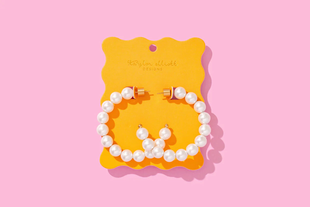 Taylor Elliott Designs: Alice Pearl Hoops