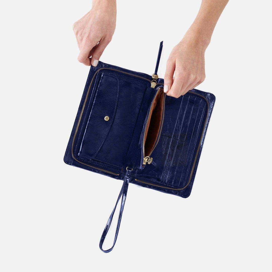 Hobo: Evolve Wristlet in Winter Violet (35808WVLT)
