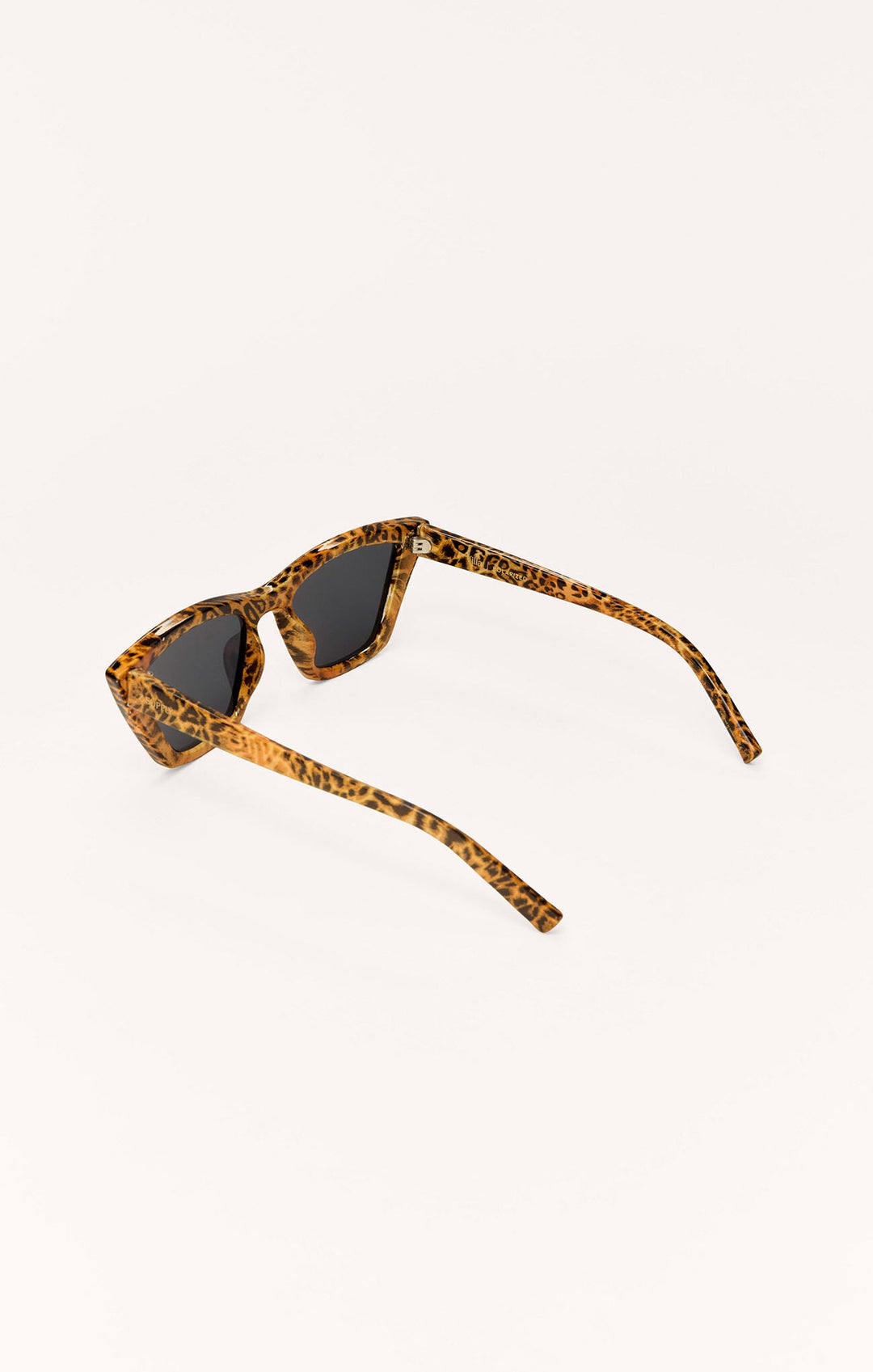 Z Supply Villa Carmel sunglasses in leopard print frame with dark polarized lenses, back angle view