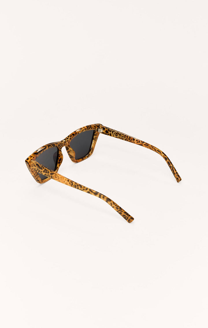 Z Supply Villa Carmel sunglasses in leopard print frame with dark polarized lenses, back angle view