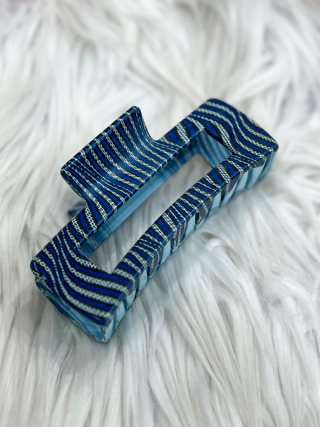 Fun & Fabulous: Ocean Twist Claw Clip