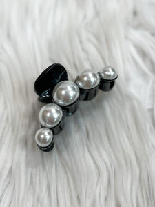 Fun & Fabulous: Little Black Pearl Clip