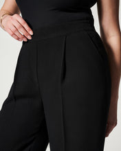 Load image into Gallery viewer, Spanx: Crepe Pleated Trouser in Classic Black
