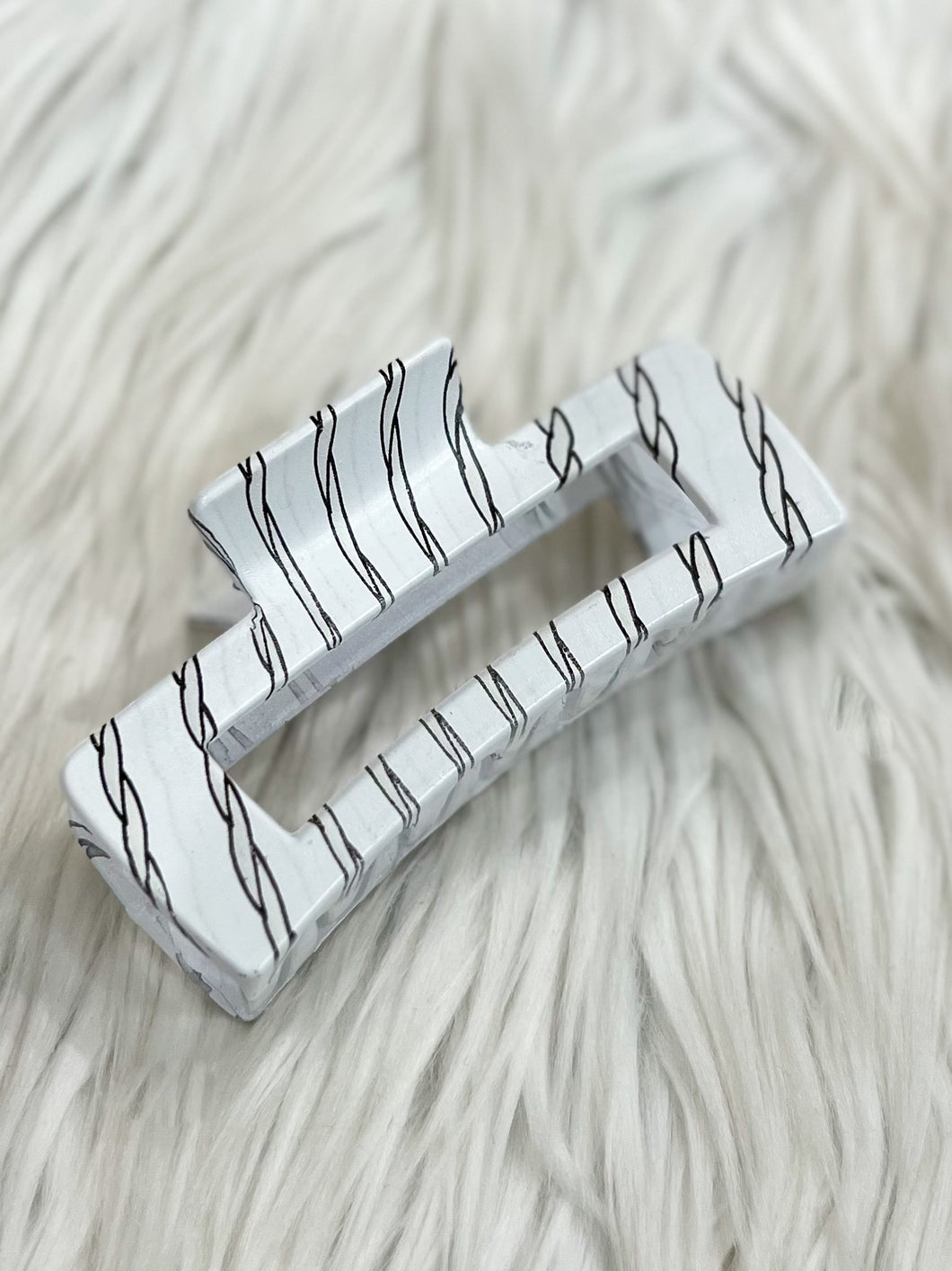 Fun & Fabulous: Black & White Twist Claw Clip
