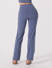 Load image into Gallery viewer, Glyder: Sultry Straight Leg Pants in Washed Blue
