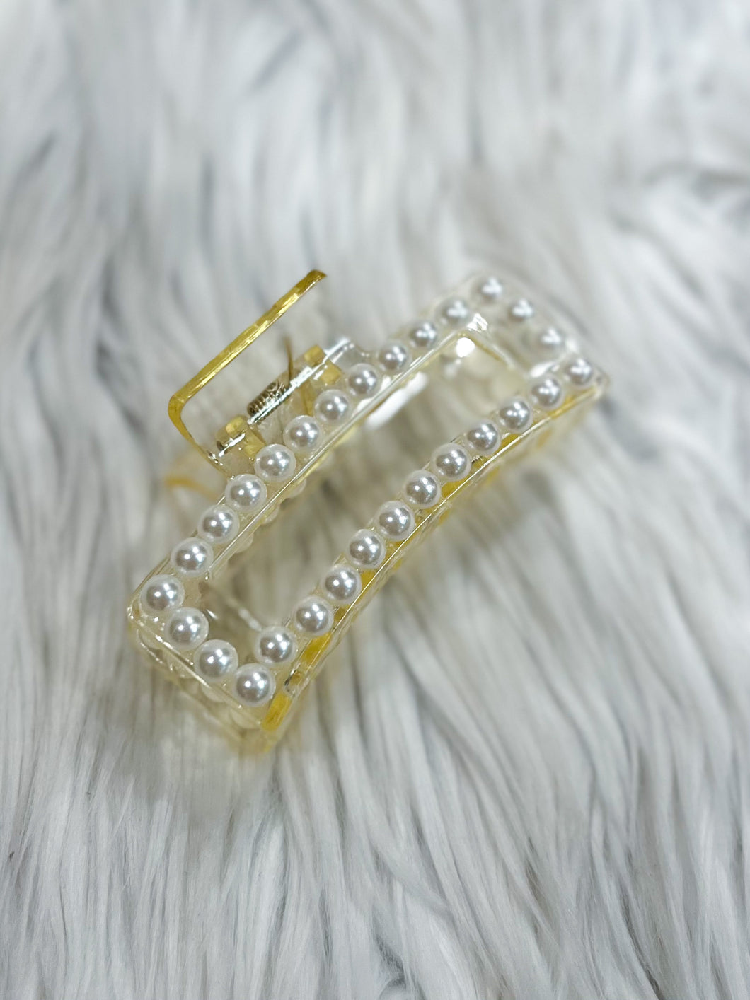 Fun & Fabulous: Gold Pearl Claw Clip