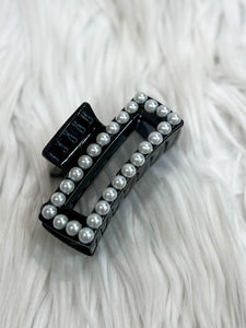 Fun & Fabulous: Black Pearl Claw Clip