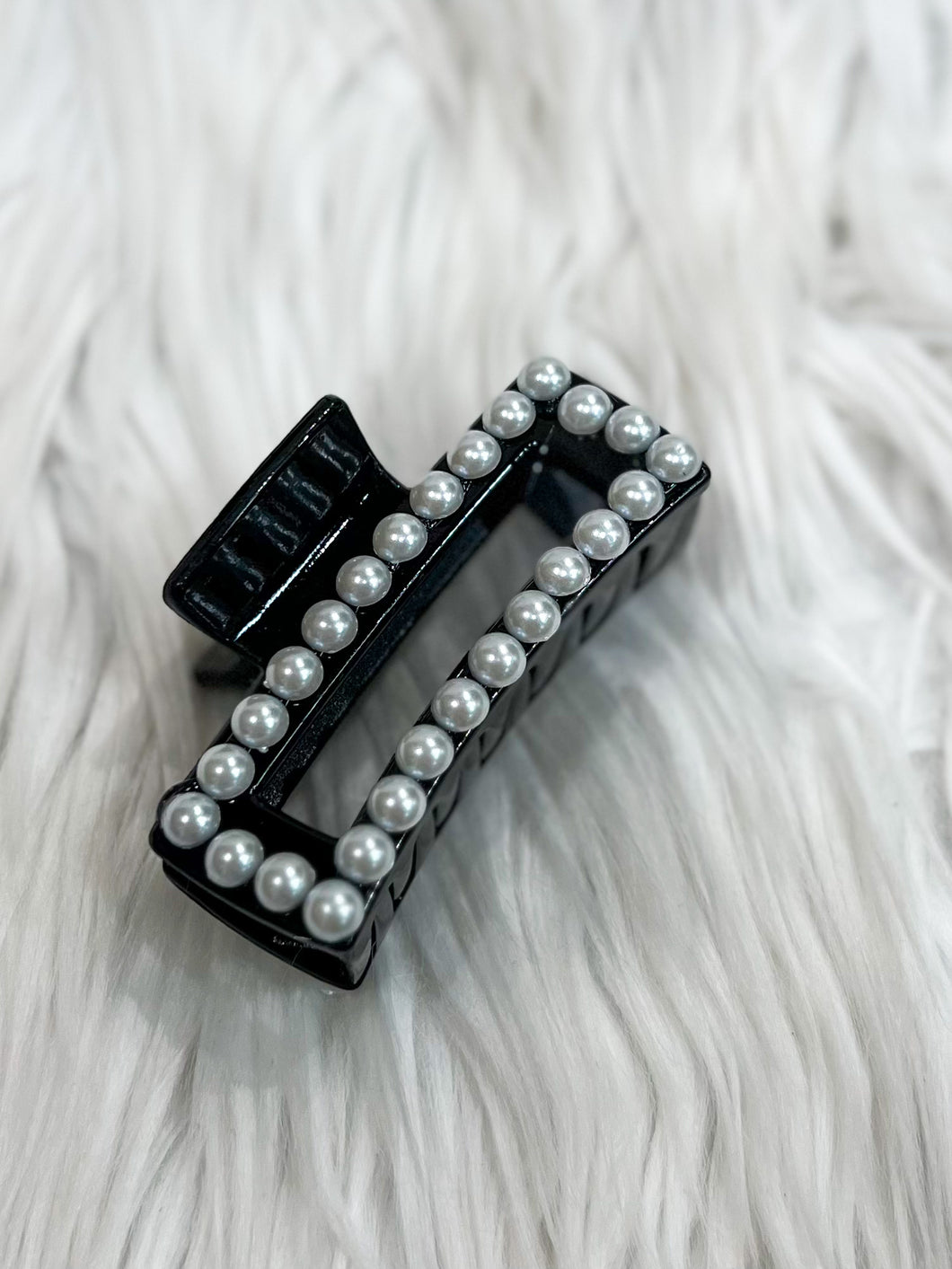 Fun & Fabulous: Black Pearl Claw Clip