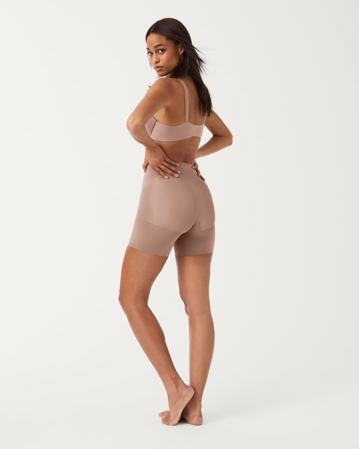Spanx: Oncore Mid-Thigh Short in Cafe Au Lait (SS6615)