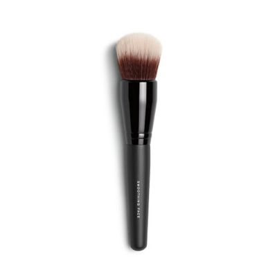 Bare Minerals: SMOOTHING FACE FOUNDATION BRUSH - The Vogue Boutique