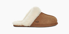 Load image into Gallery viewer, Ugg: W Scuffette II in Chestnut
