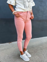 Load image into Gallery viewer, Kut: Connie High Rise Fab Ab Skinny Jeans in Rose
